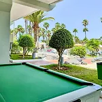 Appartamento In Beachfront Complex In El Duque Area, Costa Adeje (Tenerife)