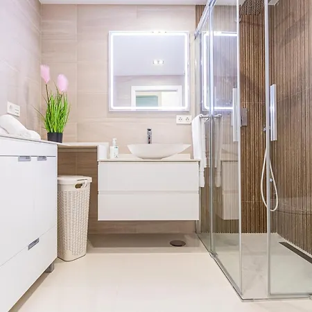 Апартаменти In Beachfront Complex In El Duque Area, Адехе