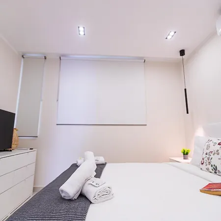 In Beachfront Complex In El Duque Area, Апартаменти *