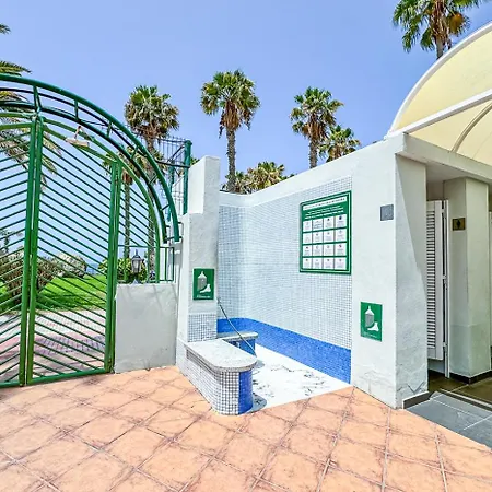 In Beachfront Complex In El Duque Area, 公寓 阿德耶