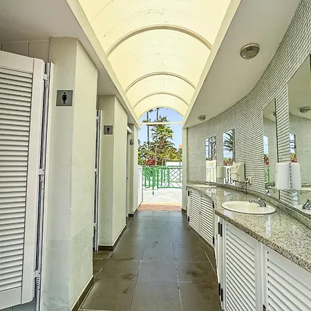 アパート In Beachfront Complex In El Duque Area,