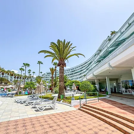 アパート In Beachfront Complex In El Duque Area, *