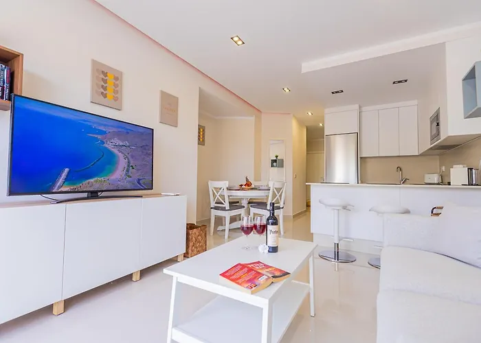 In Beachfront Complex In El Duque Area, Lejlighed *